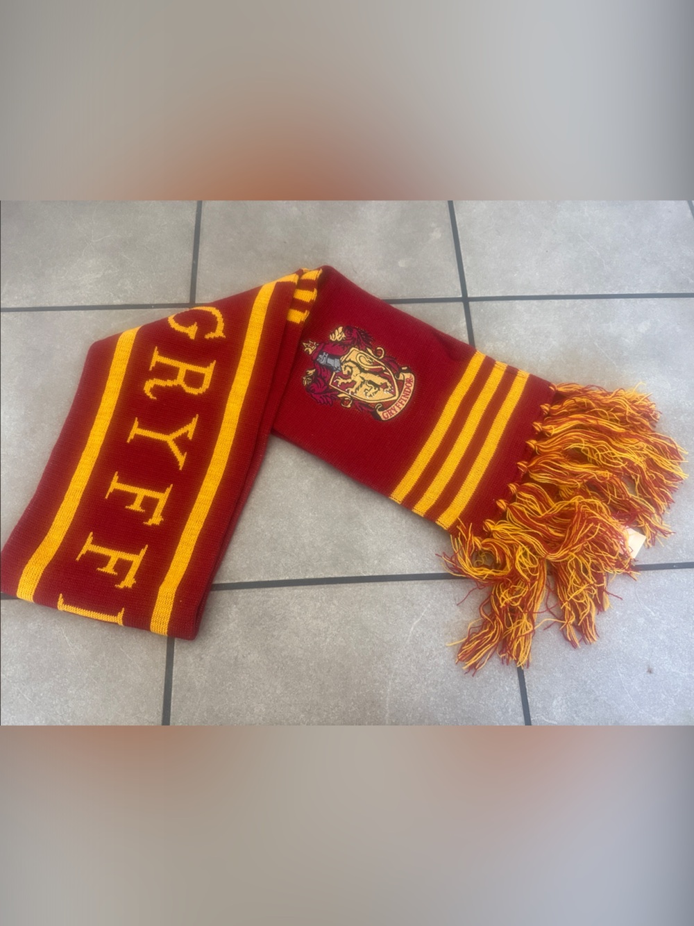 Universal Red and Gold Gryffindor Knit Scarf NWT $34.50